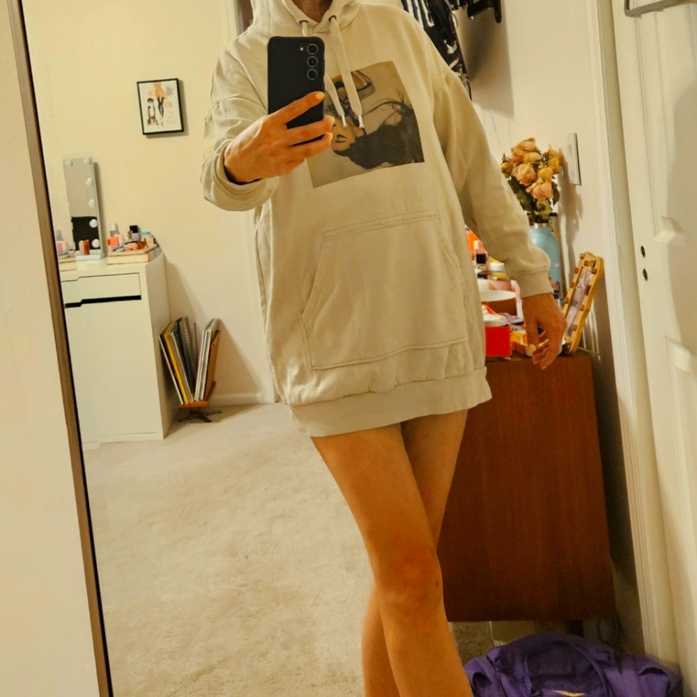 Ariana Grande Ling Sweatshirt Hoodie